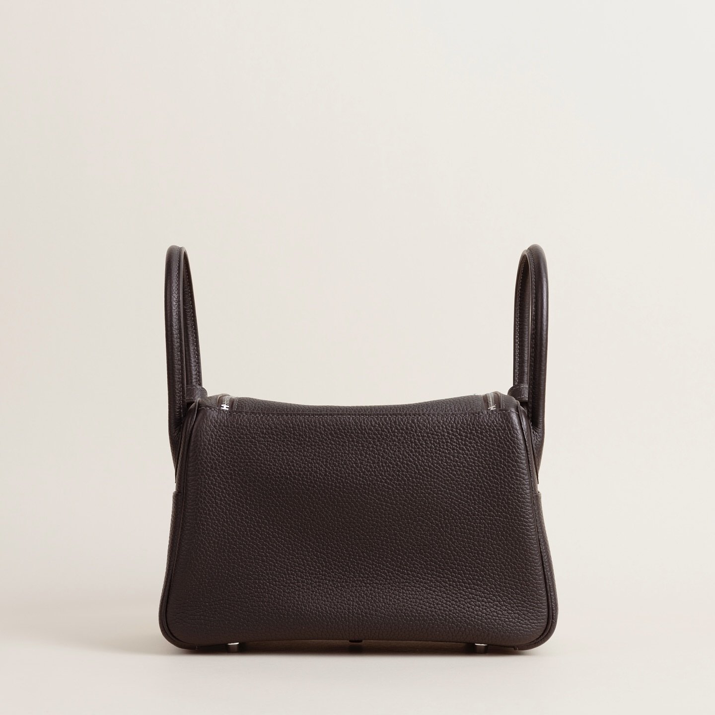 Hermès Lindy 26cm Ebene Back Panel Clean Lines