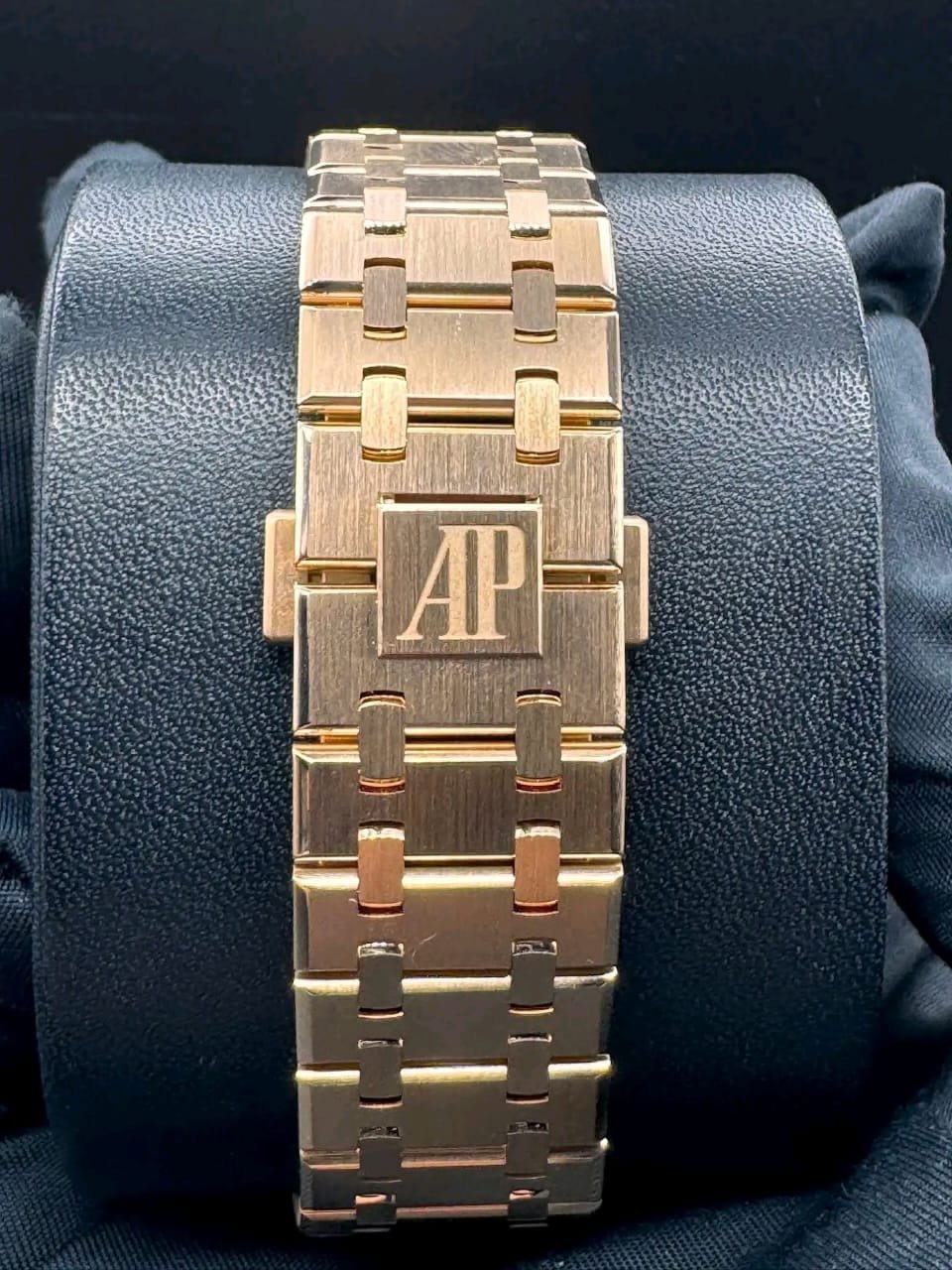 Audemars Piguet Royal Oak Perpetual Calendar Clasp Detail