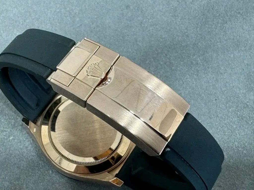 Rolex Daytona 116515LN Clasp Detail