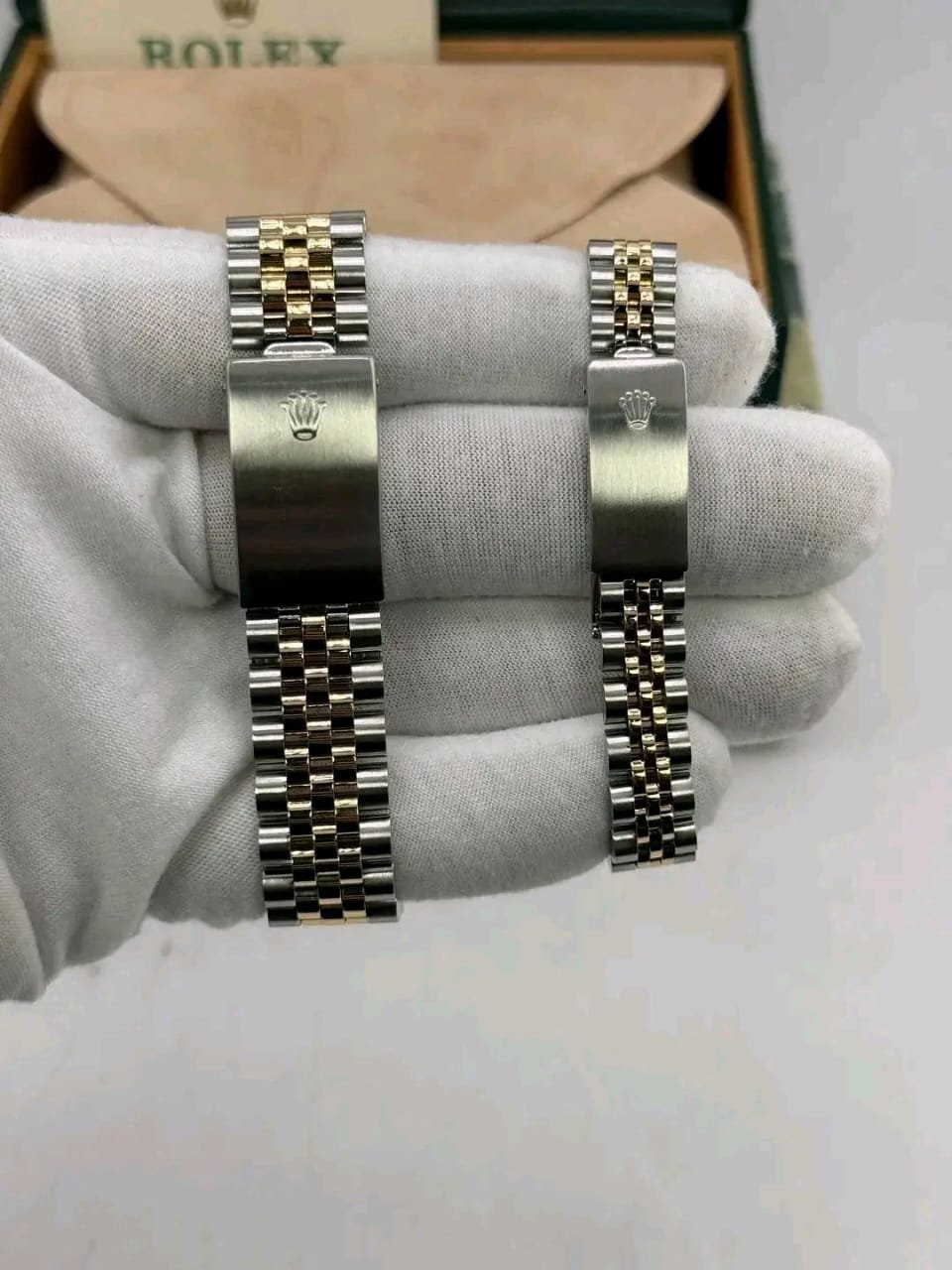 Rolex Couple Watches Jubilee Clasp Detail