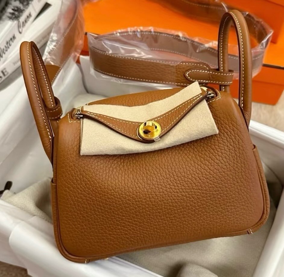 Hermès Mini Lindy Gold Clemence Front Big Eyes GHW Brand New everyday bag