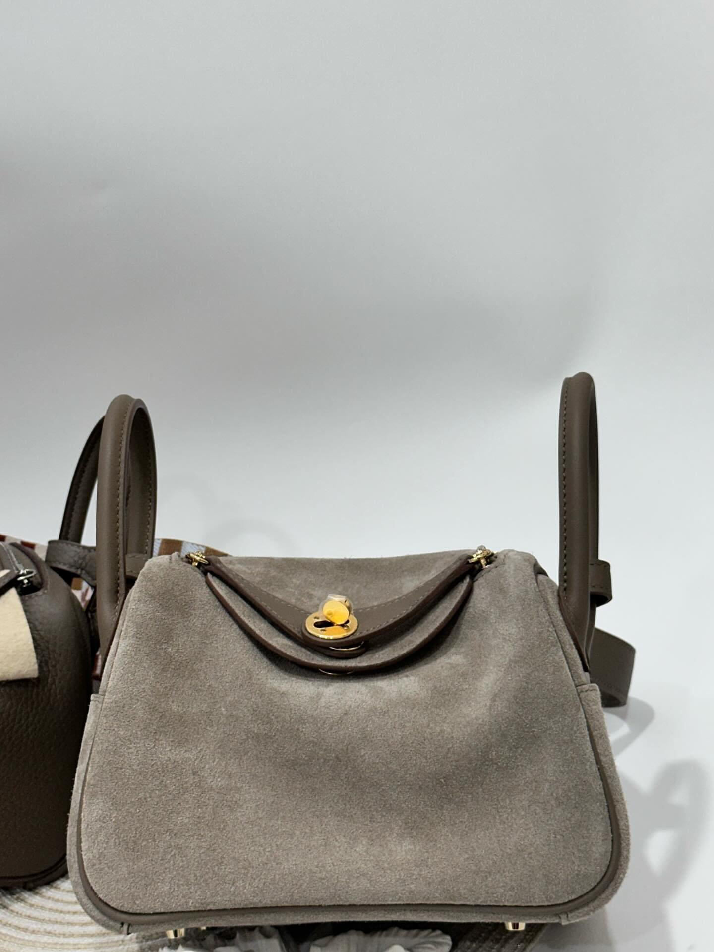 Hermès Mini Lindy 18 Gold Grizzly & TC Leather Front Comparison