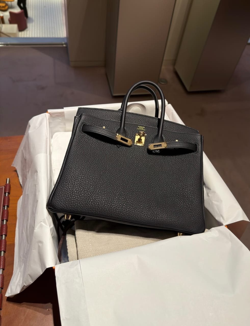 Hermès Birkin 25 Black Permabrass Front View buy birkin 25