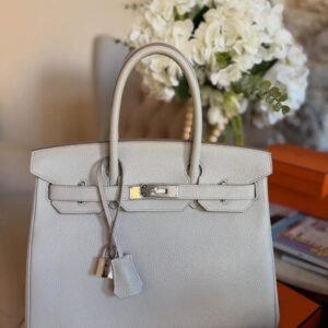Hermès Birkin 30 Gris Perle Lifestyle Forearm brown handbag cross body​ Carry brown handbag cross body​