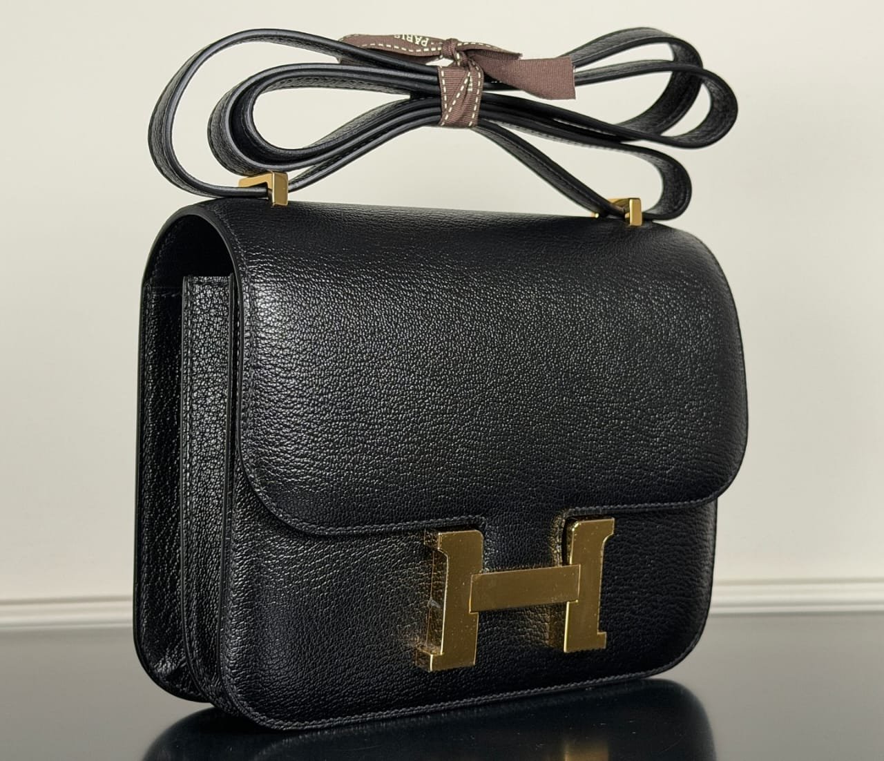 Hermès Constance 18 Black Left Angle H Clasp Gold