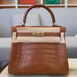 Hermès Kelly 25 Gold Crocodile Back Panel Clean GHW gold exotic skin luxury bag