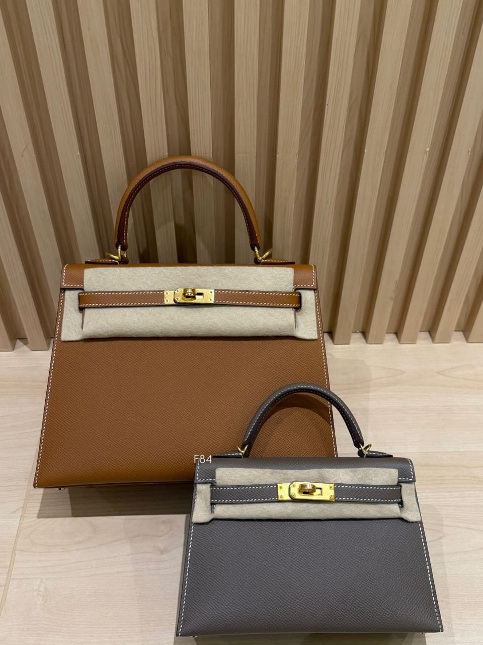 Hermès Kelly 25 Gold & Mini Kelly Etoupe Front Flaps GHW Duo ladies lunch tote bags