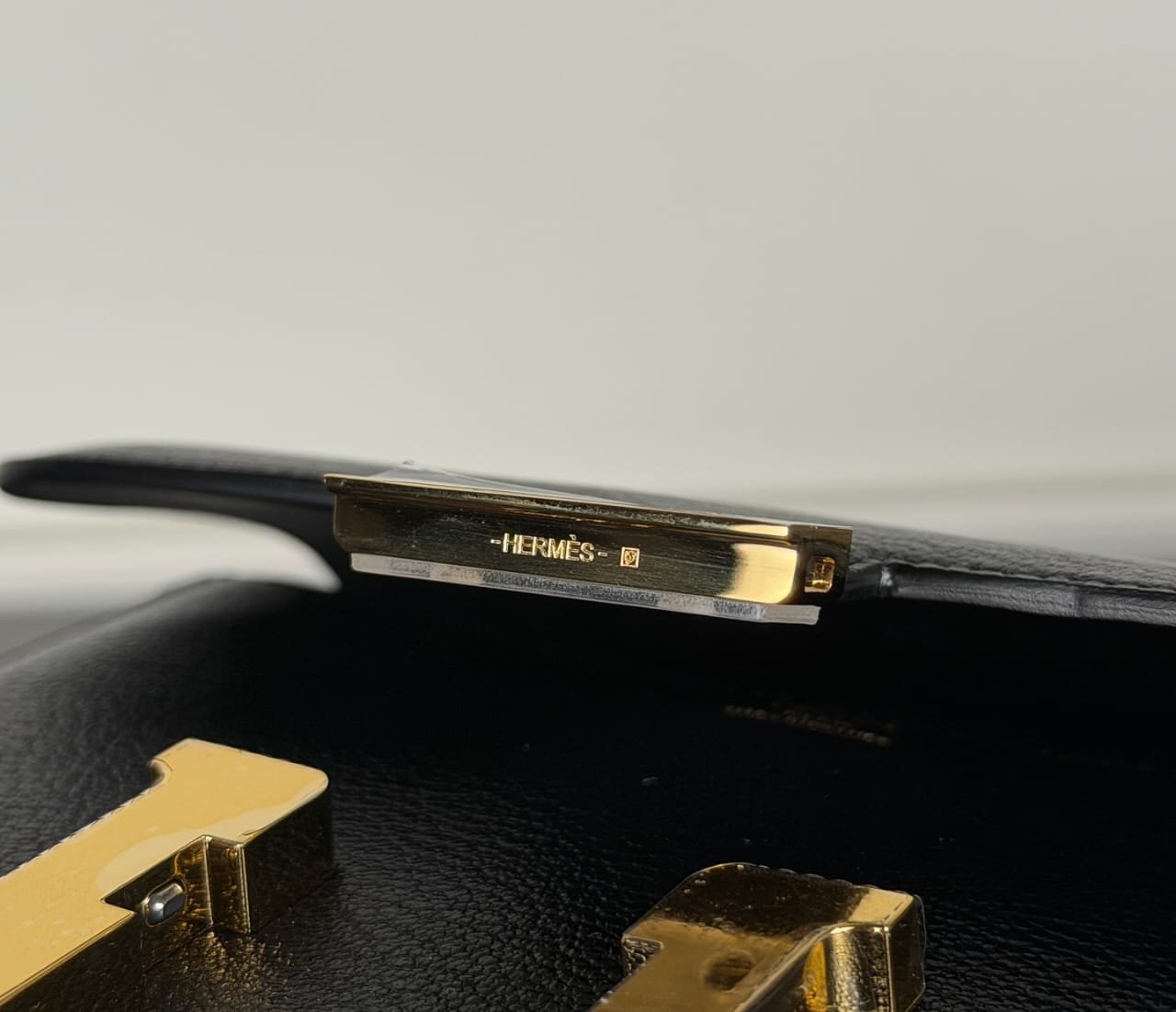 black handbags black Hermès Constance 18 Chèvre GHW Elite - Image 7