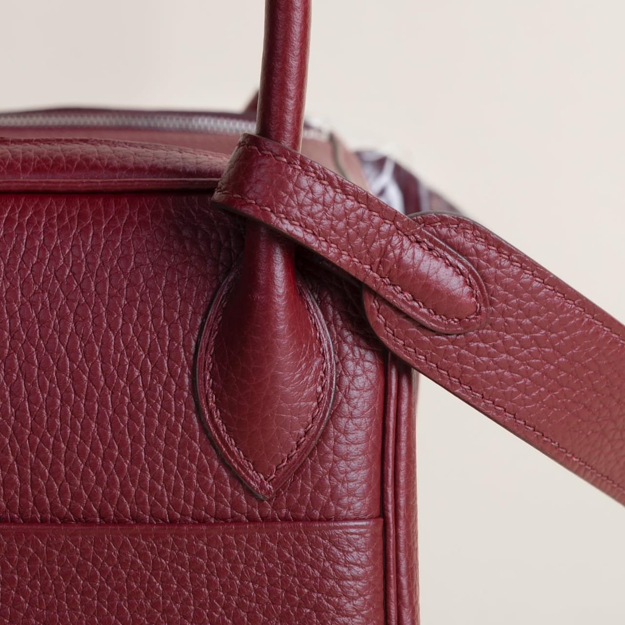 Hermès Lindy 26cm Left Side Palladium Hardware Detail