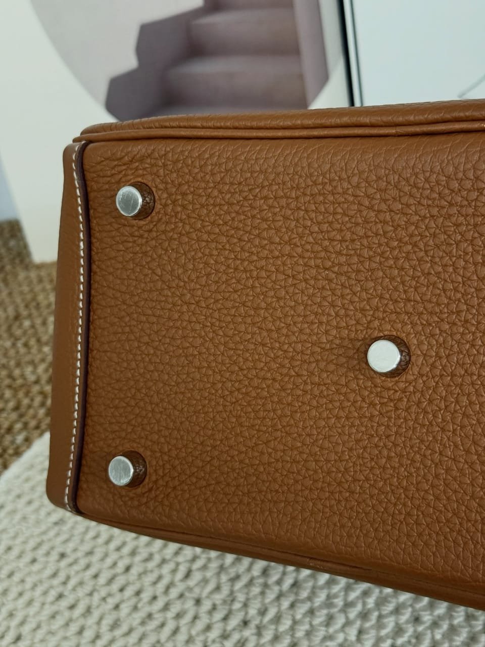 Hermès Lindy 26 Gold Left Bottom Gold Foot Detail