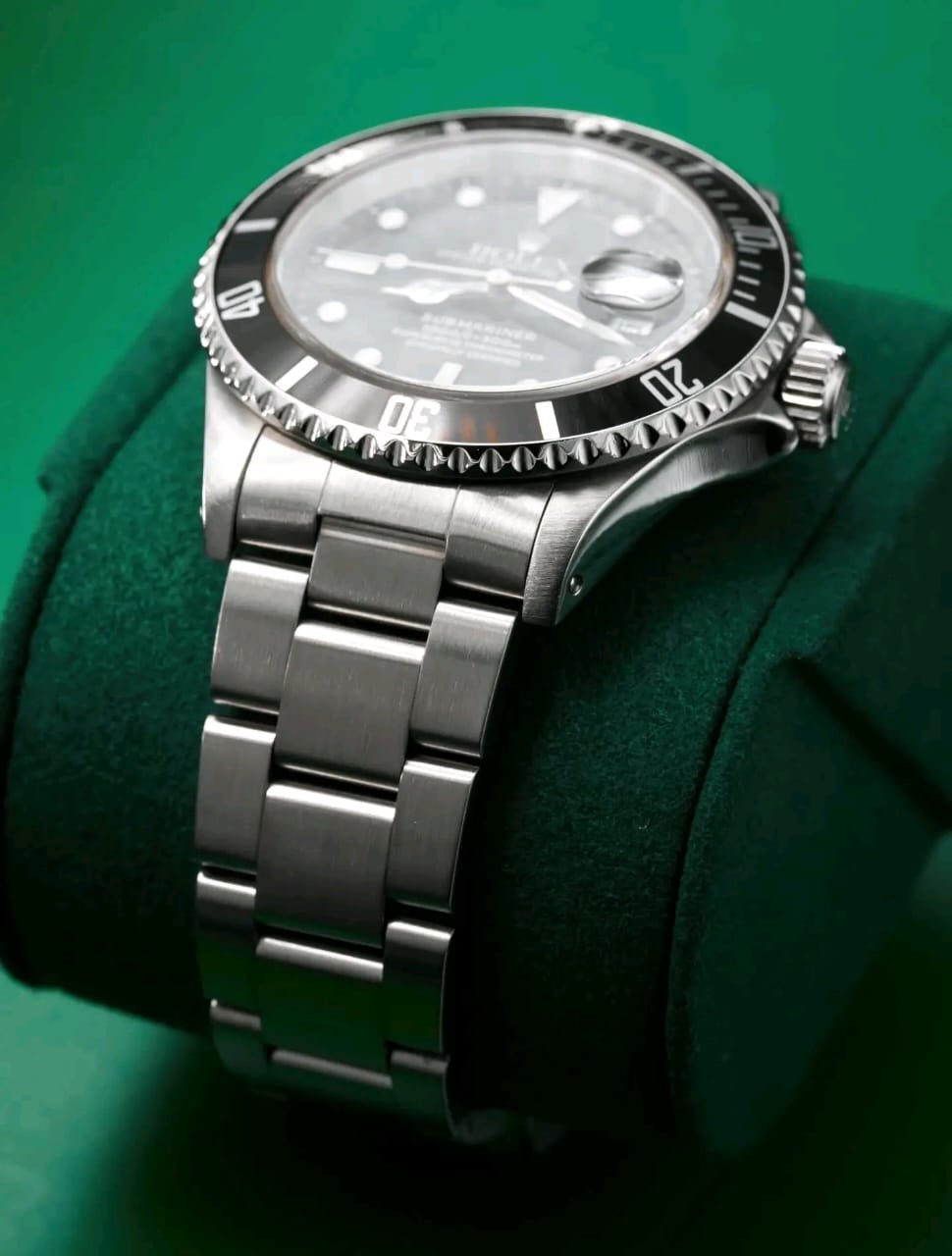 Rolex Submariner 16610 Aluminum Bezel Close-Up