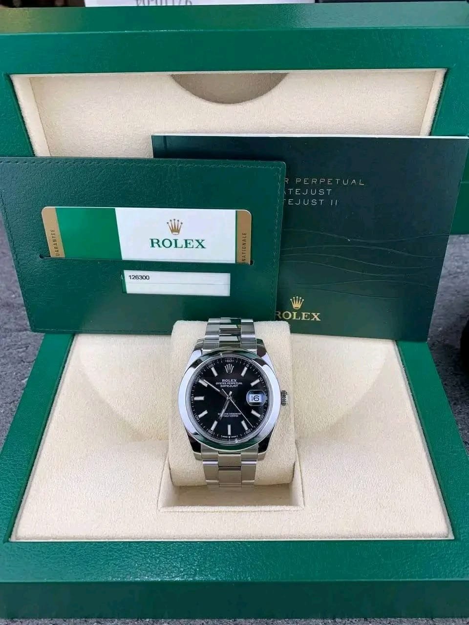 Rolex Datejust 41mm Smooth Bezel Close-Up
