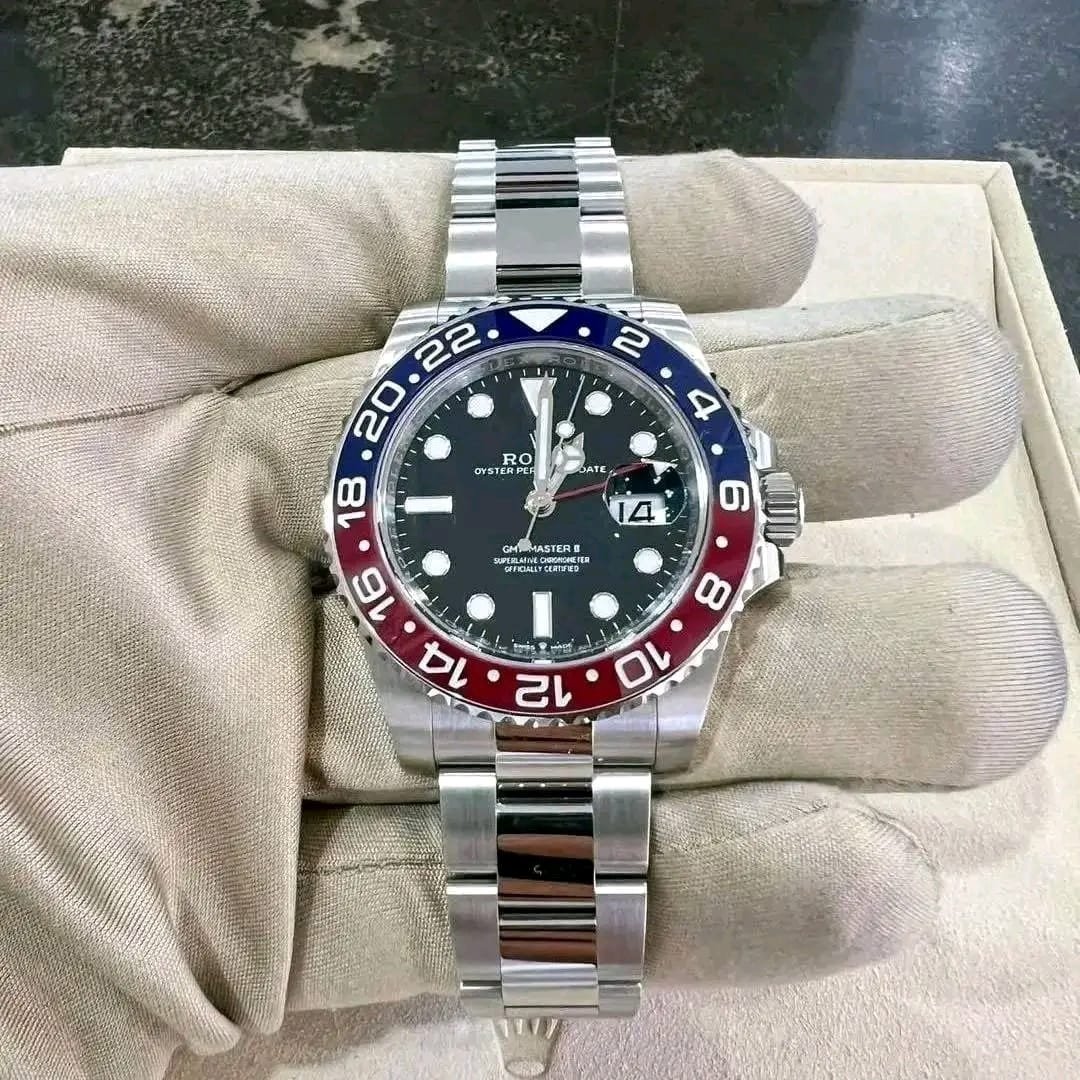 Rolex GMT-Master II two tone datejust rolex watch Pepsi Dial Macro Close-Up