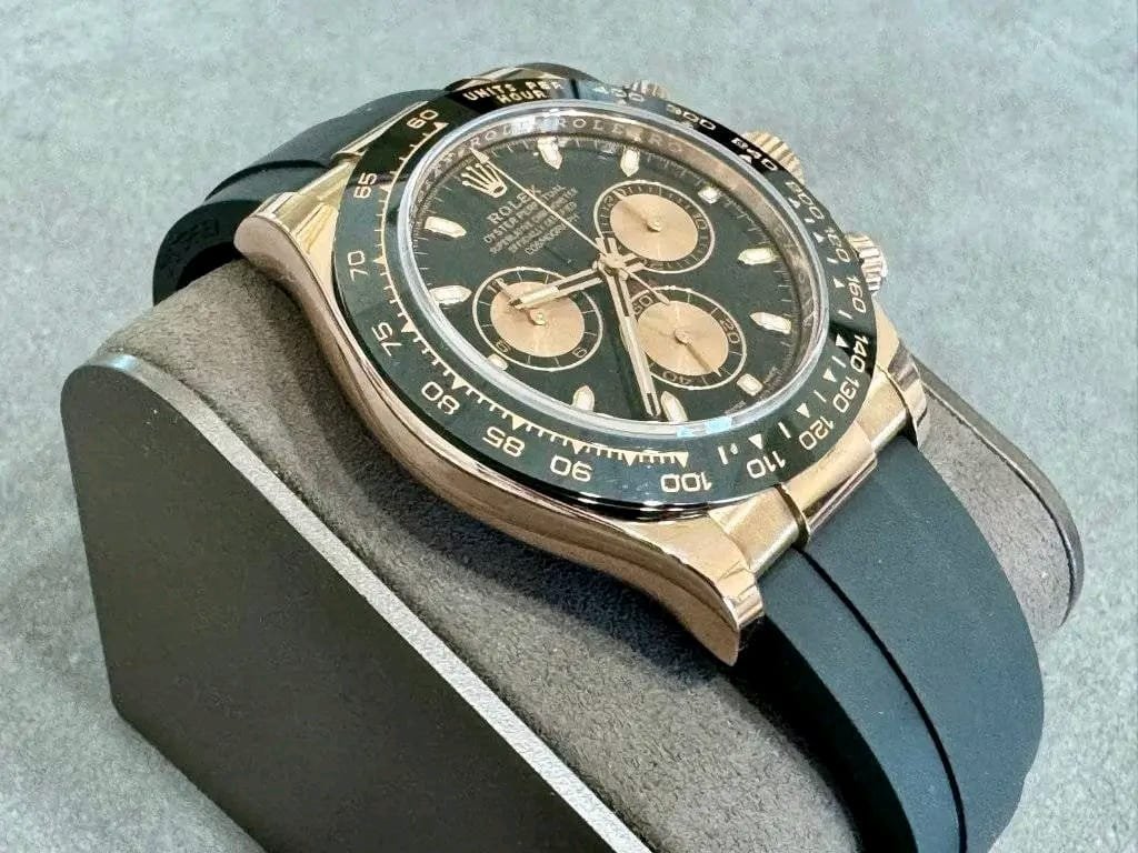 Rolex Daytona 116515LN Rubber Strap Detail