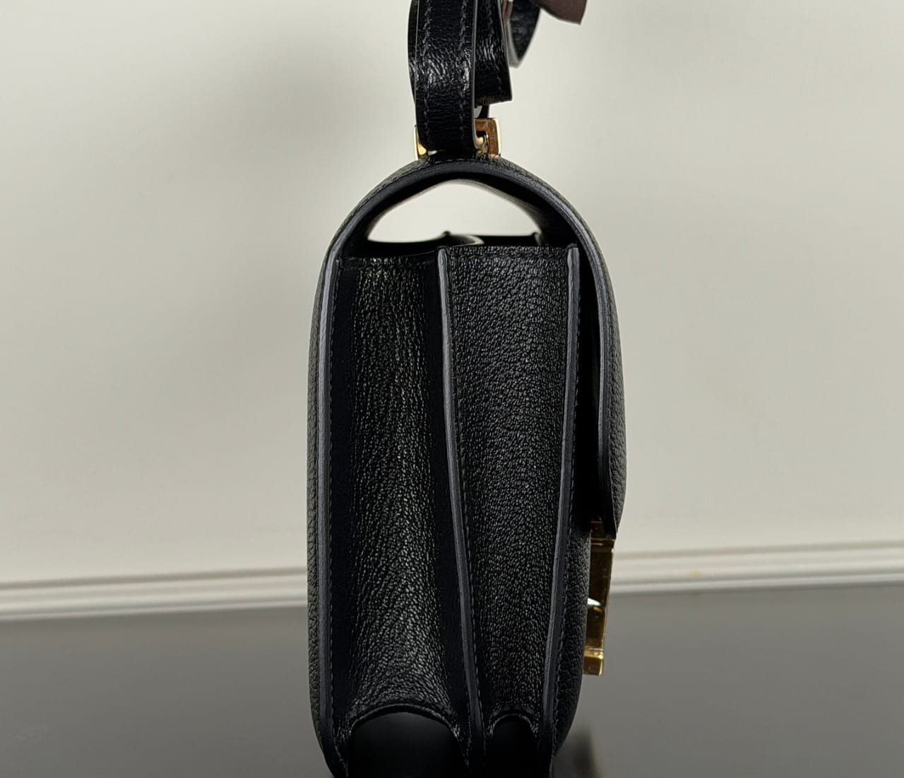 Hermès Constance 18 Black Right Side Profile Clean