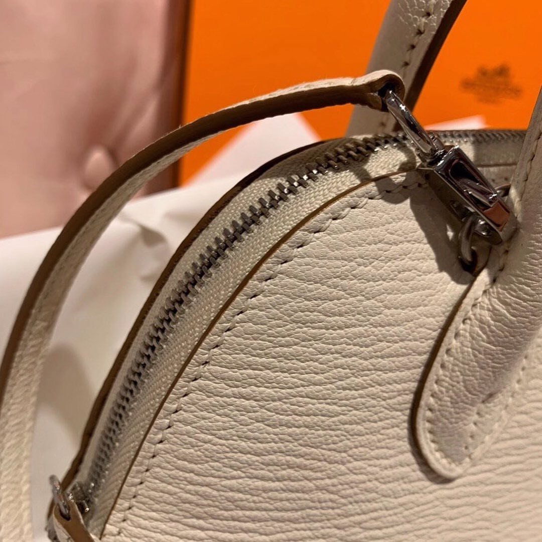 Hermès Mini Bolide 19 Hand-Saddle Stitching Close-Up