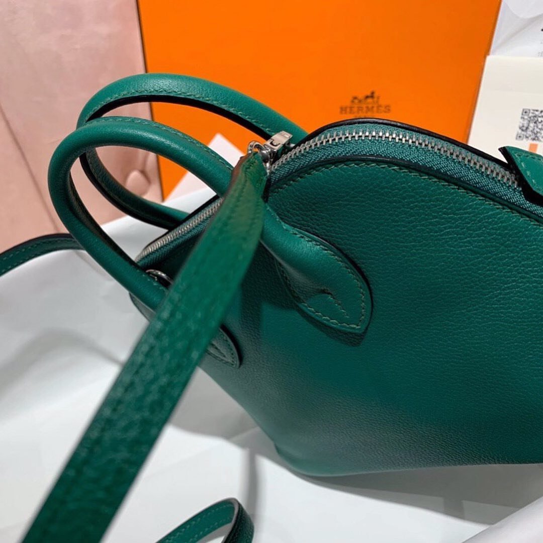 Hermès Mini Bolide 19 Green Saddle Stitching Close-Up