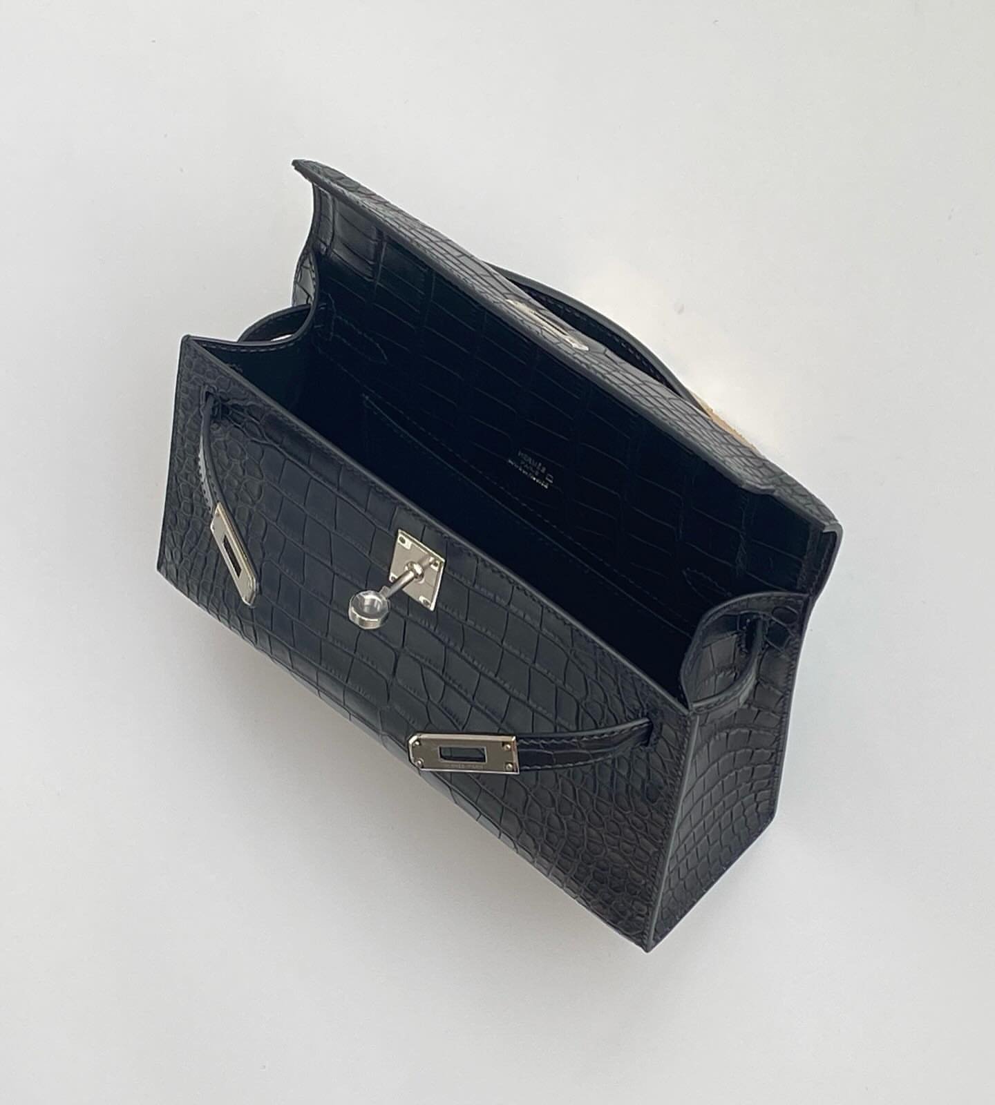 Hermès Kelly Pochette Black Matte Alligator Interior Top View