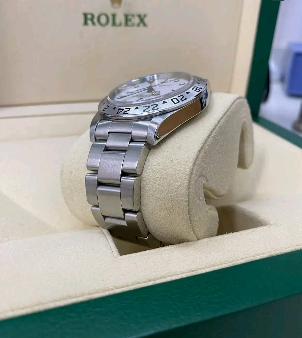 Rolex Explorer II 16570 Fixed 24-Hour Bezel Detail