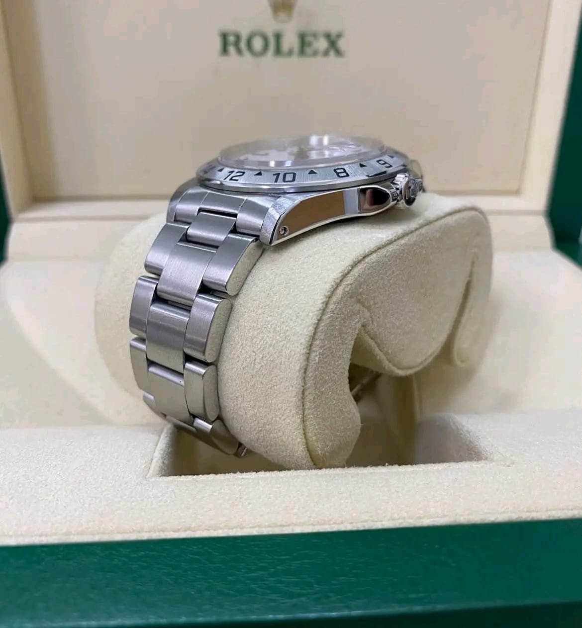 Rolex Explorer II 16570 Oyster Bracelet Detail