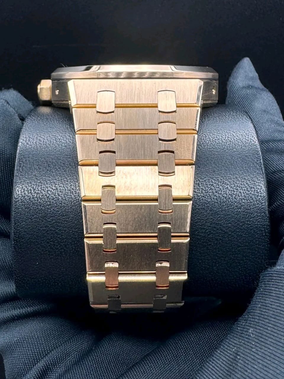 Audemars Piguet Royal Oak Perpetual Calendar Bracelet Detail