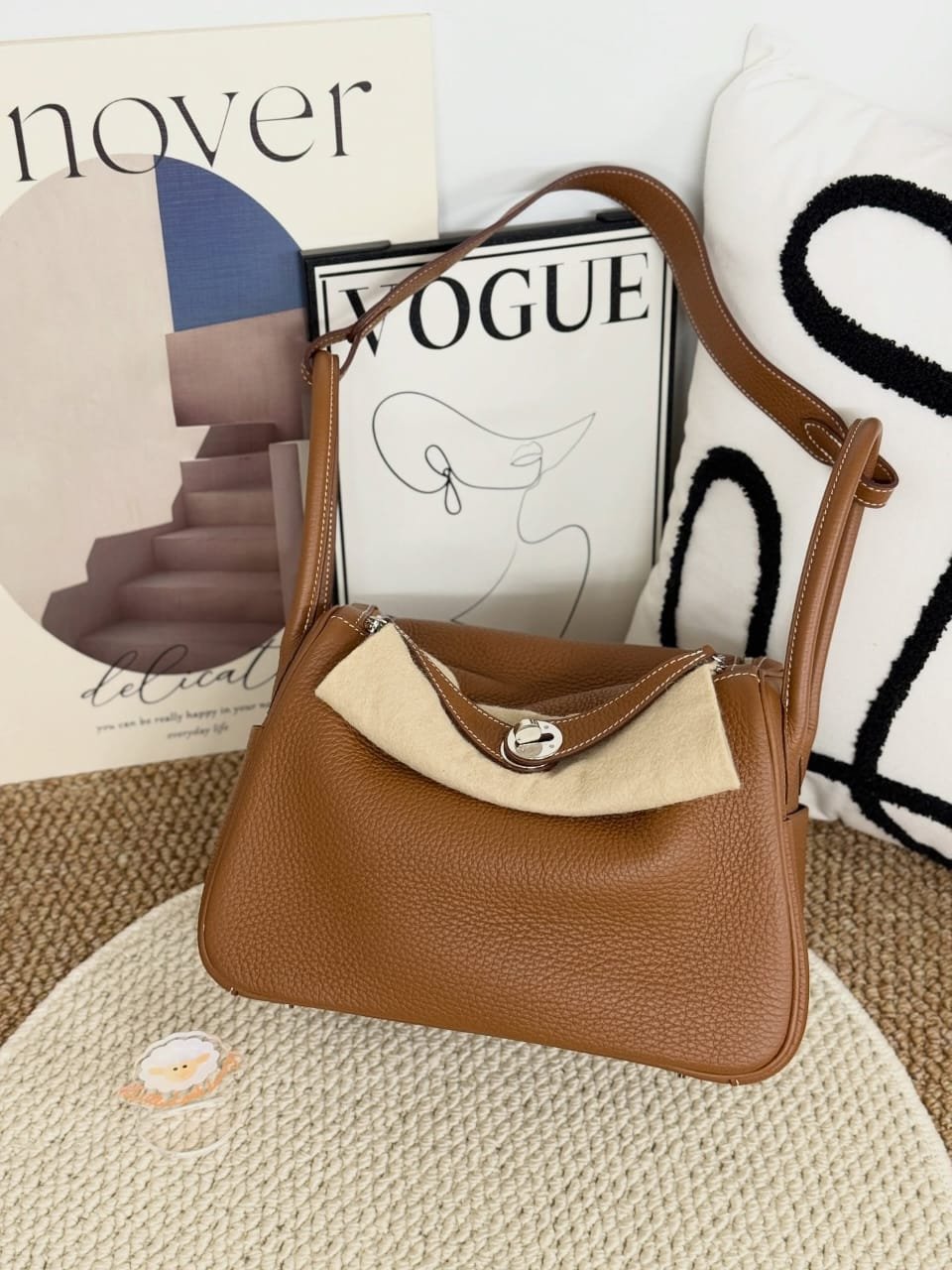 Hermès Lindy 26 Gold Full Layout Accessories Presentation