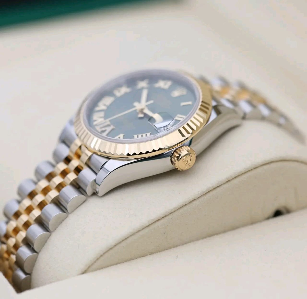 Rolex Datejust 278273 Crown Detail Angle View