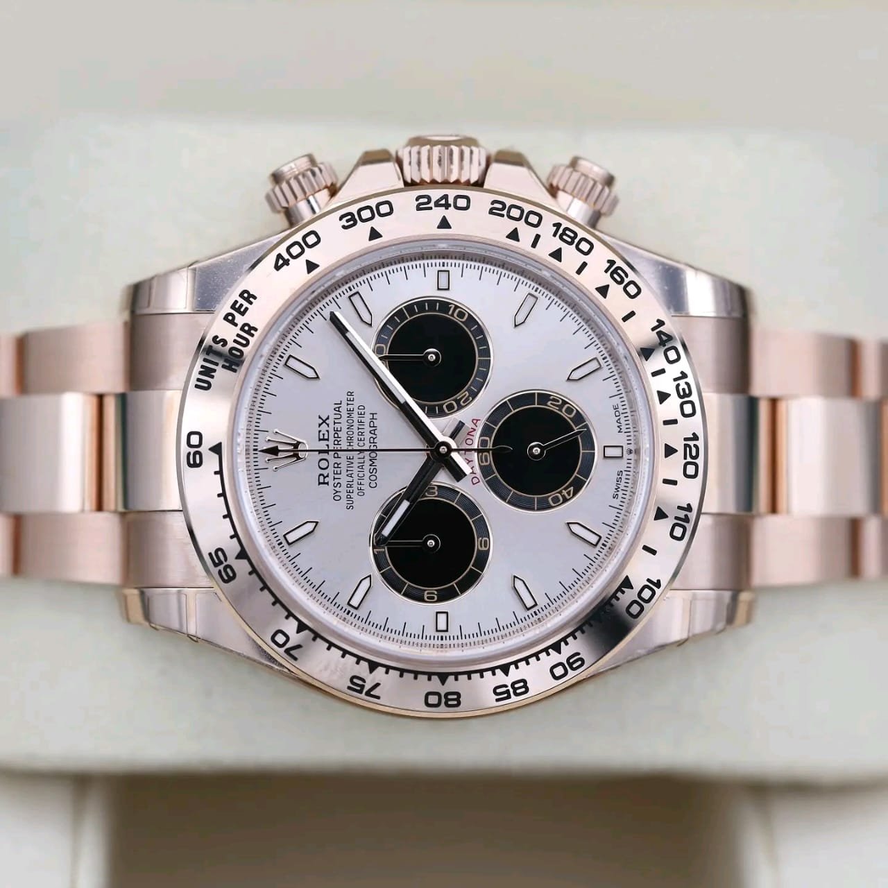 Rolex Daytona 126505 Rose Sundust Dial Macro