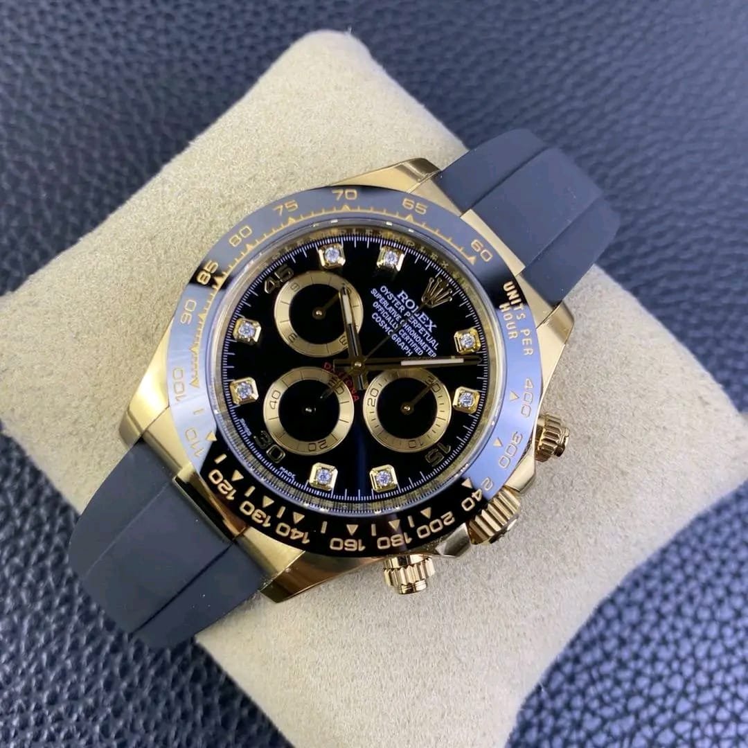 Rolex Daytona 116515LN Green Dial Close-Up