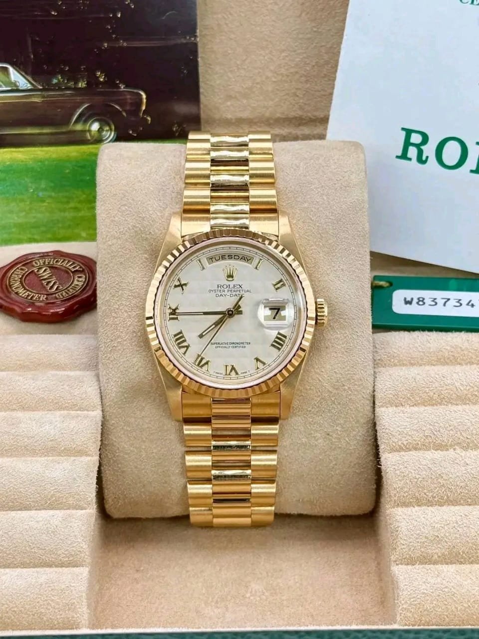 rolex datejust 36mm 18238 Ivory Pyramid Dial Close-Up