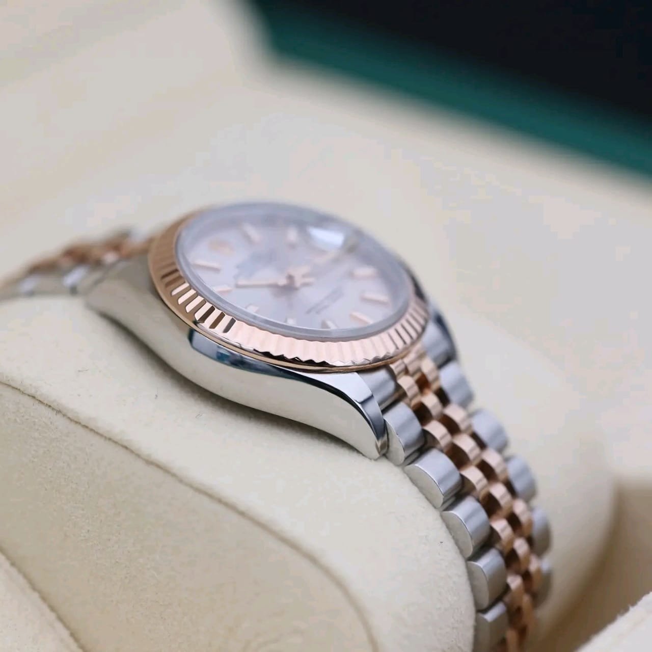 Rolex Datejust 279171 Fluted Bezel Close-Up