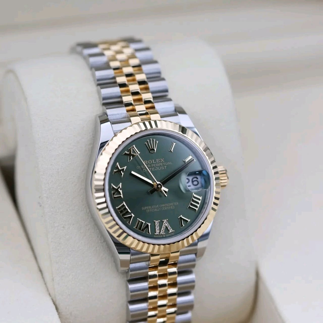 Rolex Datejust 278273 Fluted Bezel Close-Up