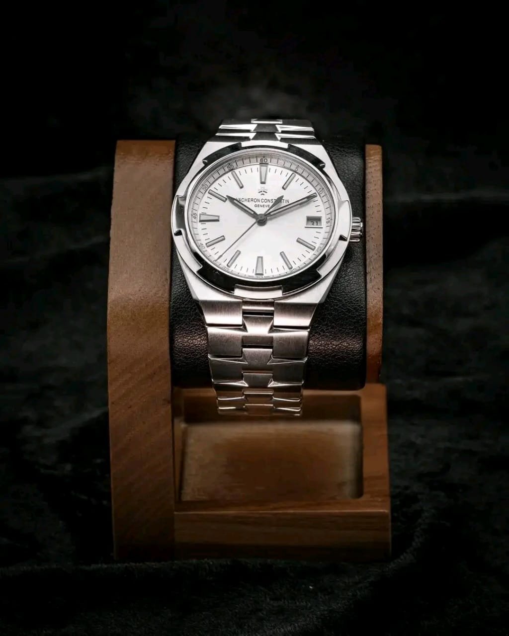 Vacheron Constantin Overseas 4500V Front View