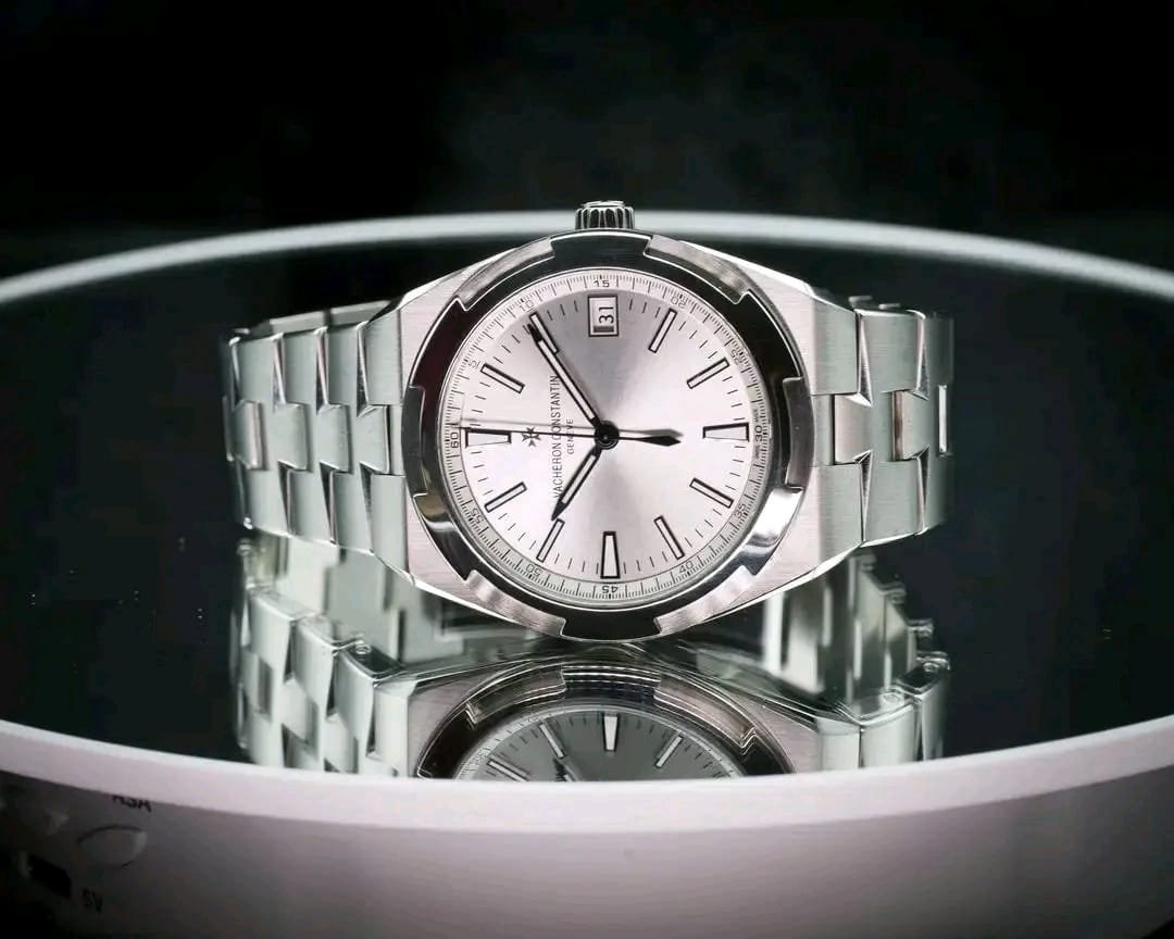 vacheron constantin overseas 4500V Lateral Case View