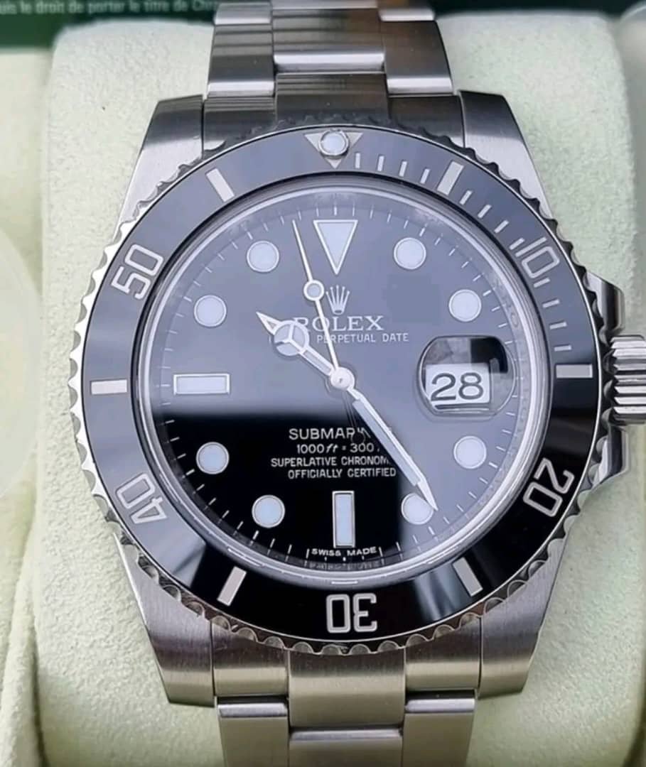 Pre Owned Rolex Submariner 116610LN Lume Detail pre owned rolex