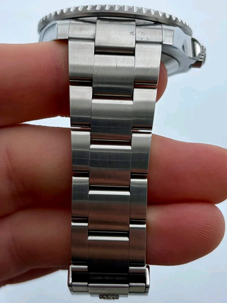 Rolex Sea-Dweller 126600 Oyster Bracelet Detail