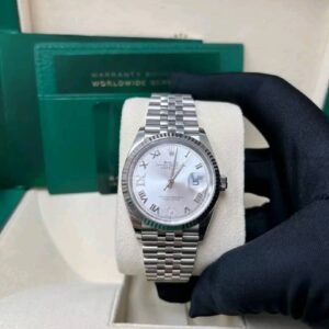 Rolex Datejust 36mm Roman VI & IX Detail bruce wayne rolex​