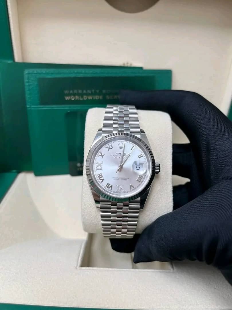 Rolex Datejust 36mm Roman VI & IX Detail bruce wayne rolex