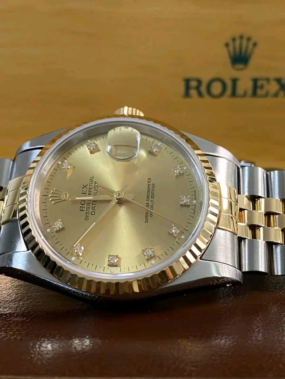 Rolex Datejust 16233 18K Yellow Gold Fluted Bezel