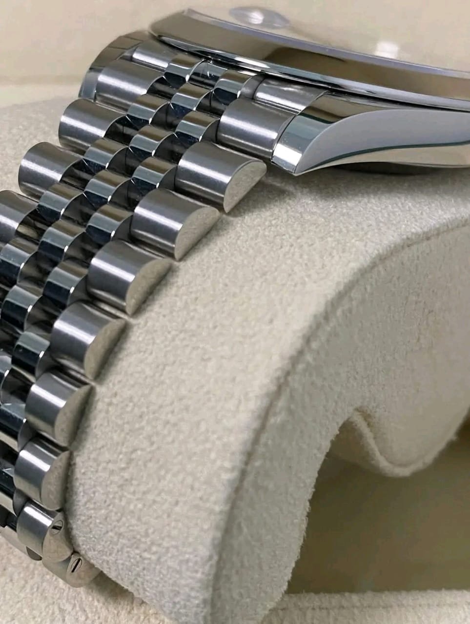 Rolex Datejust 126300 Smooth Steel Bezel Close-Up