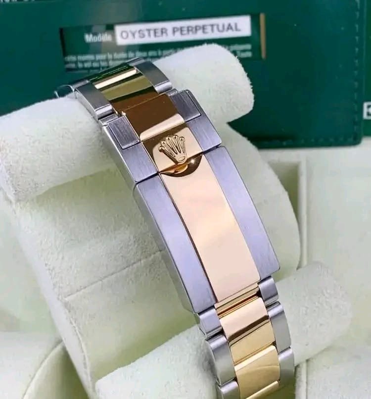 Rolex Daytona 116523 Two-Tone Bracelet Close-Up