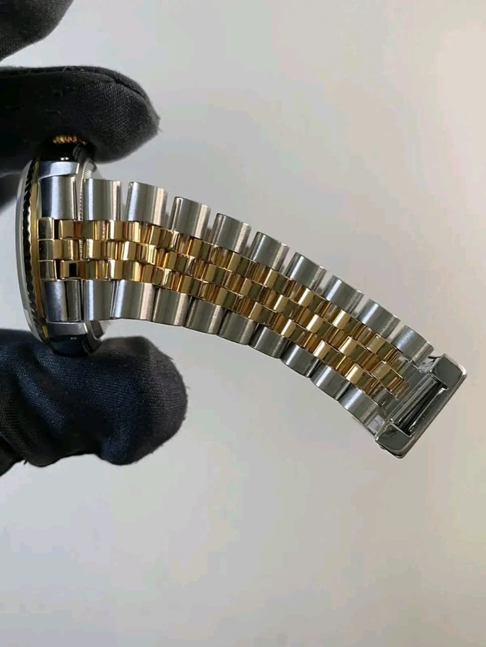 Rolex Pre Owned – 1991 Rolex Datejust 36mm Ref. 16233 Two-Tone Champagne Diamond Dial 18K Gold Fluted Bezel Jubilee Bracelet Full Set $4,500 - Image 3