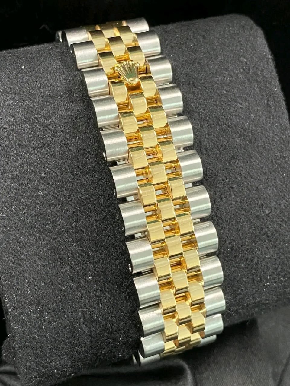 Rolex Datejust 116233 Two-Tone Jubilee Bracelet Close-Up