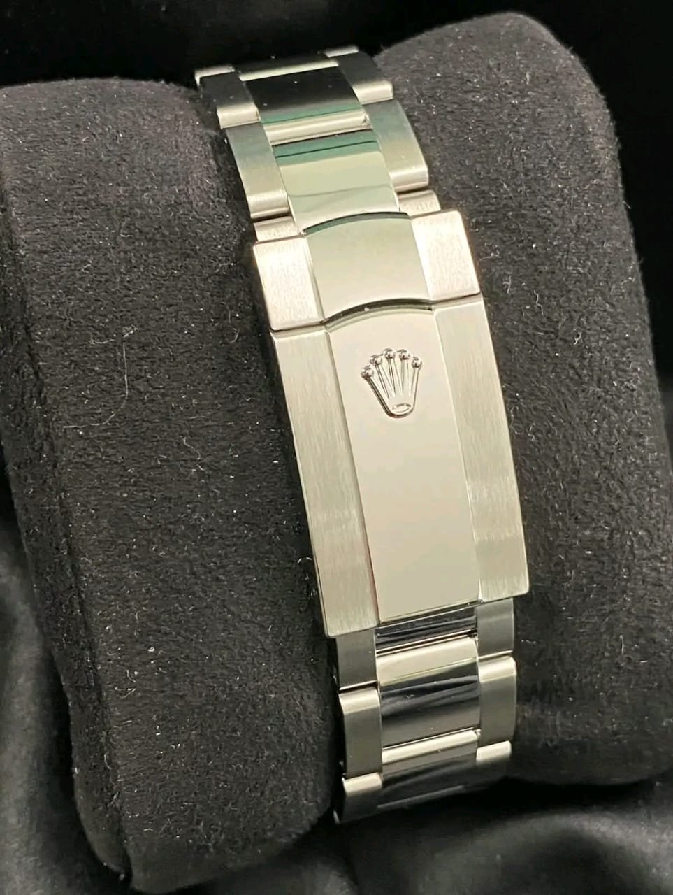 Rolex Datejust 126200 Oyster Bracelet Close-Up