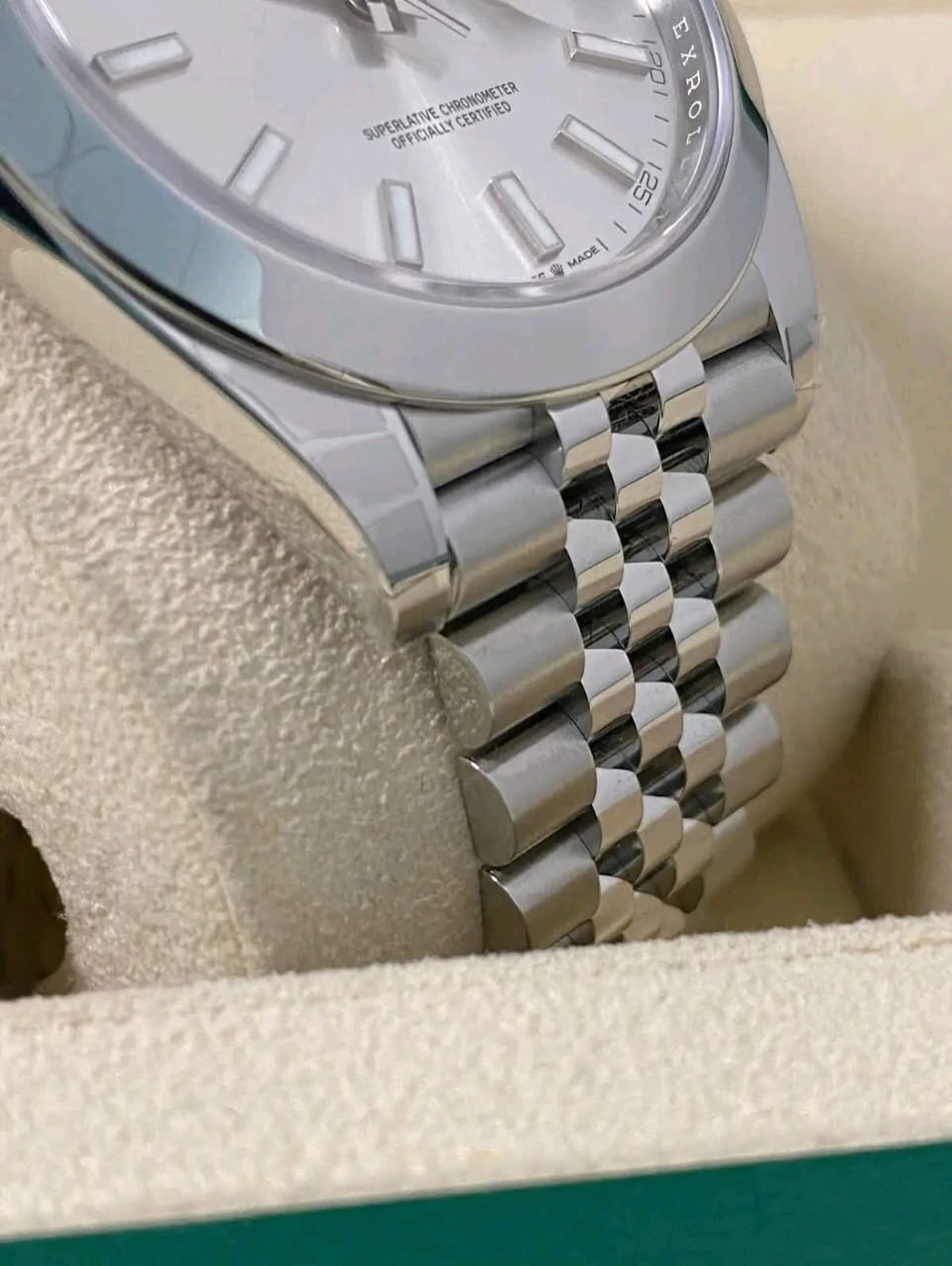 Rolex Datejust 126300 Case Thickness and Polish Detail