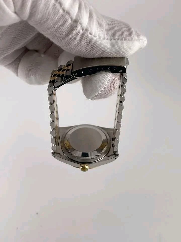 Rolex Datejust 16233 Caseback View
