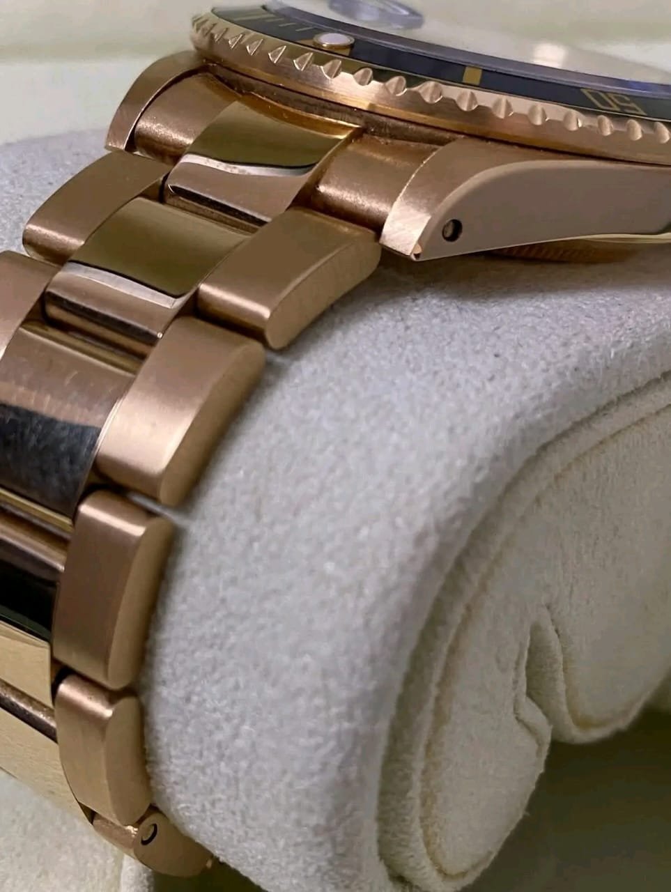 Rolex Submariner 16618 Gold Caseback