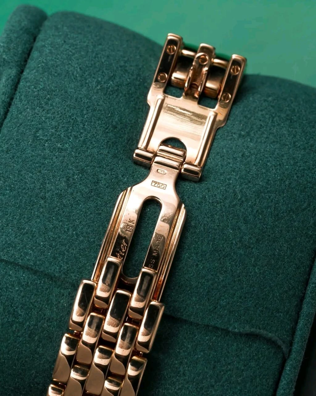 Cartier Panthere Clasp Mechanism Detail