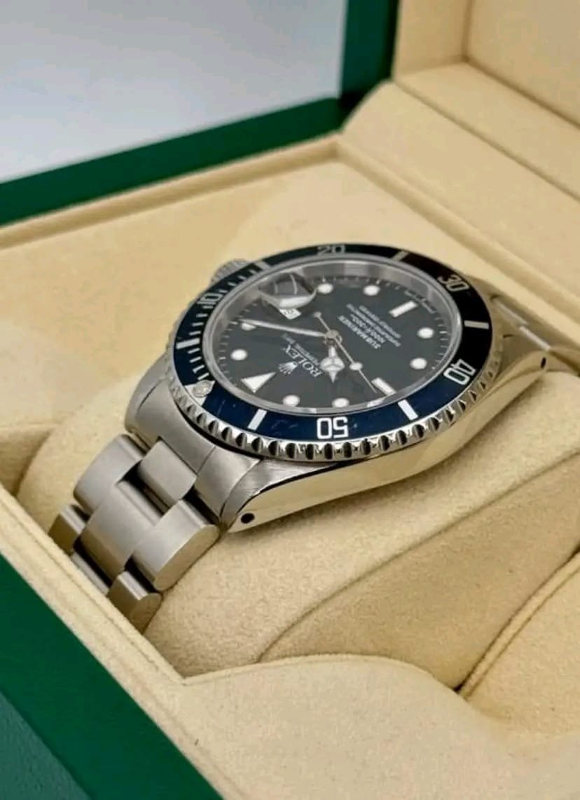 Rolex Submariner 16800 Opposite Side Profile