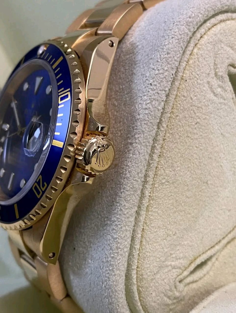 Rolex Submariner 16618 Crown Side Profile